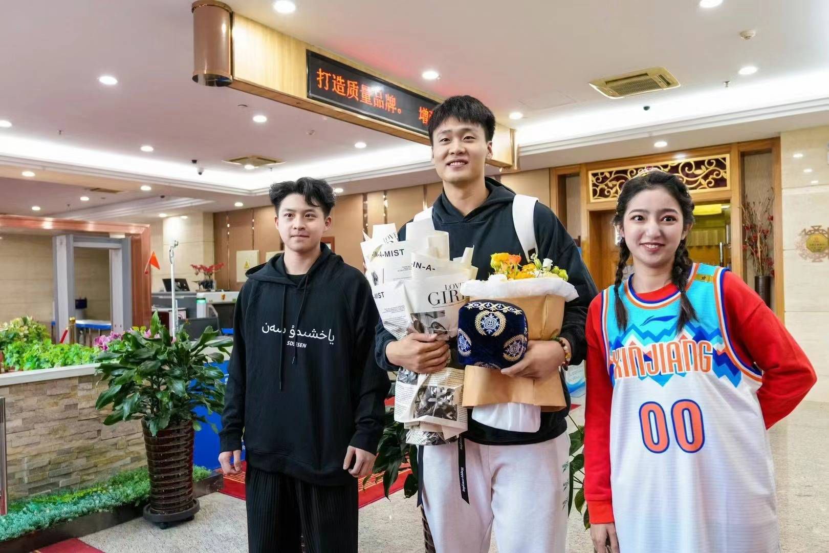 第30分钟，切尔西右路加拉格尔下底横传禁区斯特林点球点附近推射太正被门将扑出。
